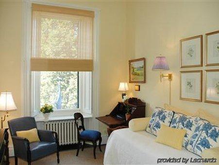 Bed and Breakfast The College Club Of Бостон Номер фото
