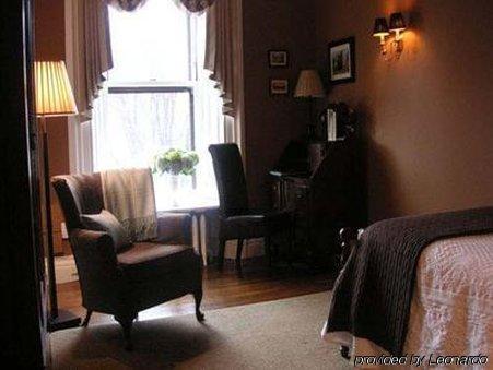 Bed and Breakfast The College Club Of Бостон Номер фото